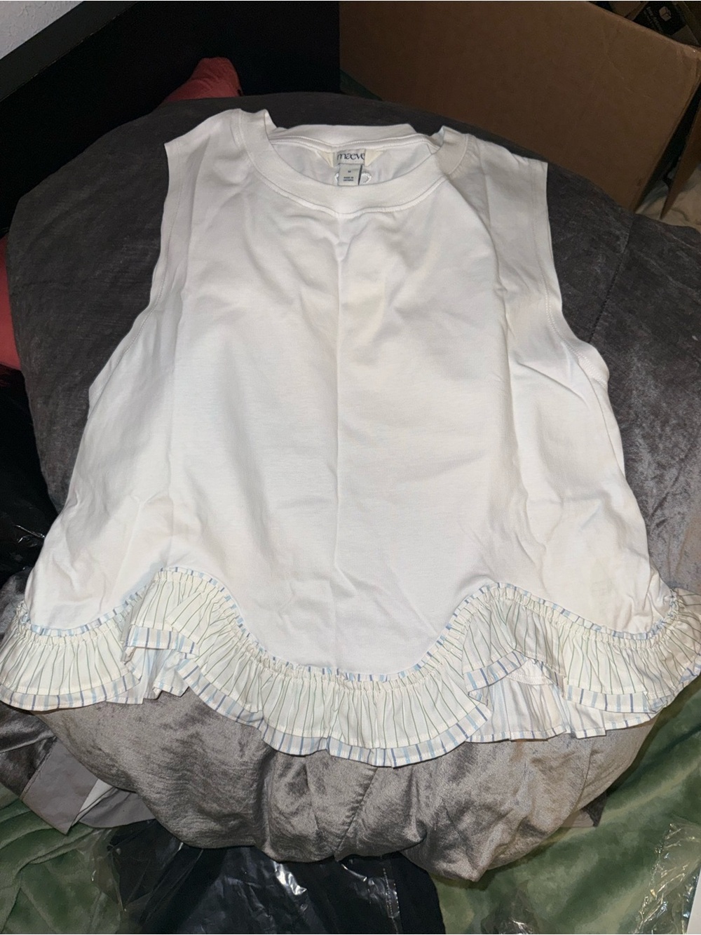 White Ruffled Hem Sleeveless Top from free people by Maeve size M NIB